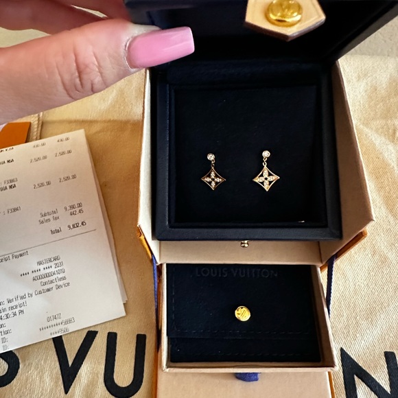 Authentic Louis Vuitton Idylle Blossom Diamond Earrings Yellow Gold - Picture 4 of 12